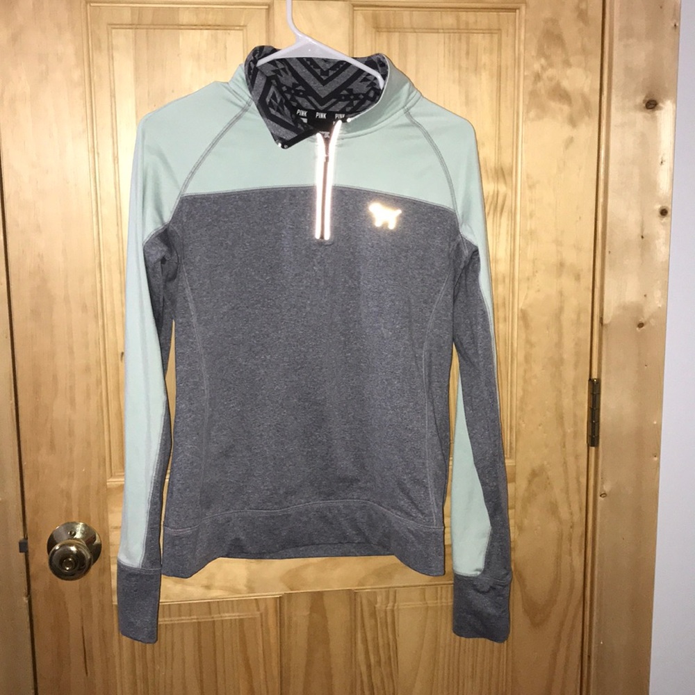pink sweat shirt
